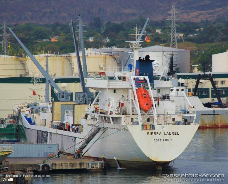 Sierra-Laurel - Refrigerated Cargo Ship vessel registered in Bahamas