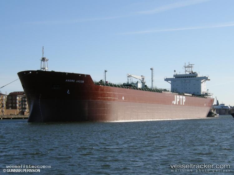 Chiwetalu - Oil Products Tanker vessel registered in Saint Kitts and Nevis