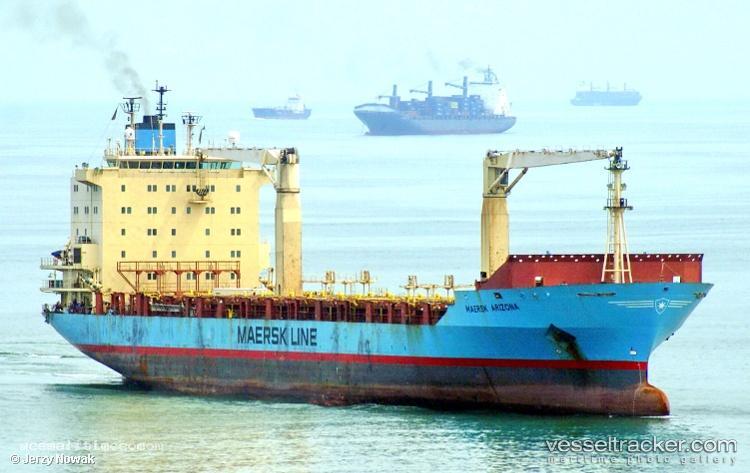 Izumi-Mas - Container Ship vessel registered in Indonesia