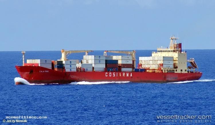 Cala-Pino - Refrigerated Cargo Ship vessel registered in Italy
