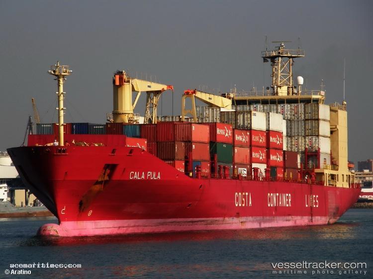 Cala-Pula - Refrigerated Cargo Ship vessel registered in Italy