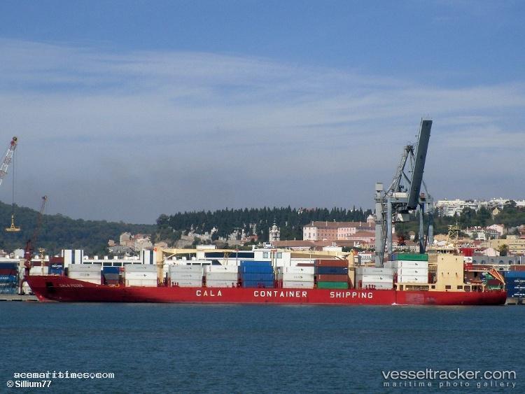 Cala-Pedra - Refrigerated Cargo Ship vessel registered in Italy