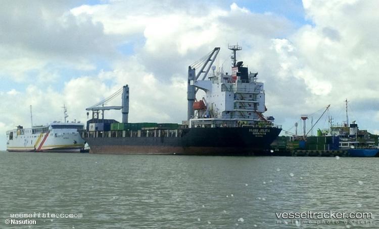 Km-Hijau-Jelita - Container Ship vessel registered in Indonesia