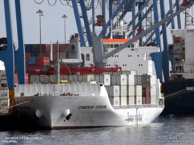 Cool-Magnus - Refrigerated Cargo Ship vessel registered in Bahamas
