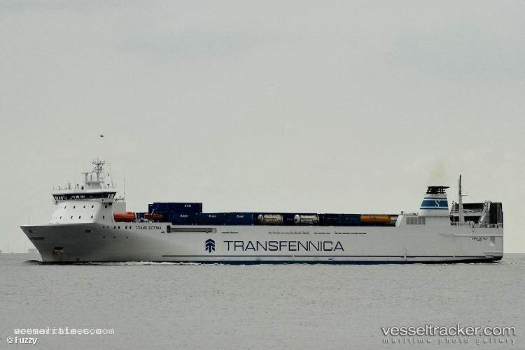 Mn-Pelican - Ro Ro Cargo Ship vessel registered in France