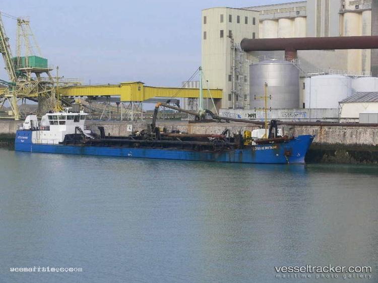 Cotes-De-Bretagne - Hopper Dredger