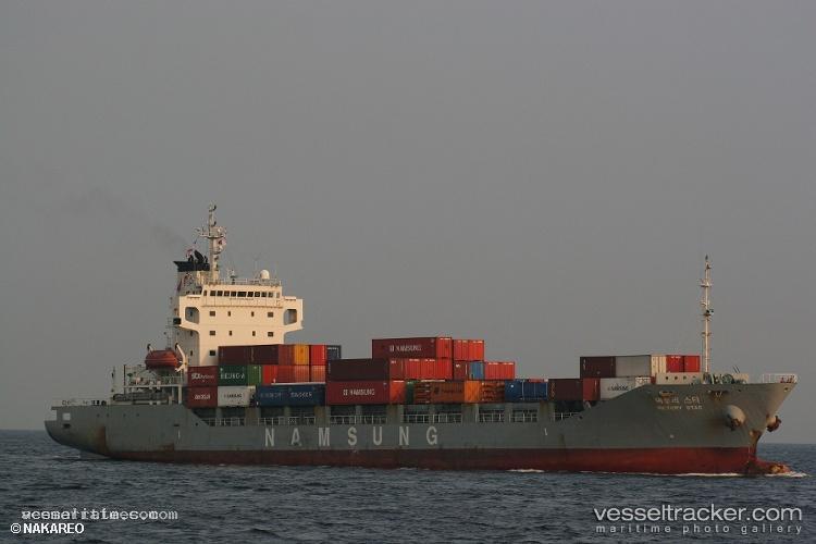 Ti2-Apple - Container Ship vessel registered in Panama