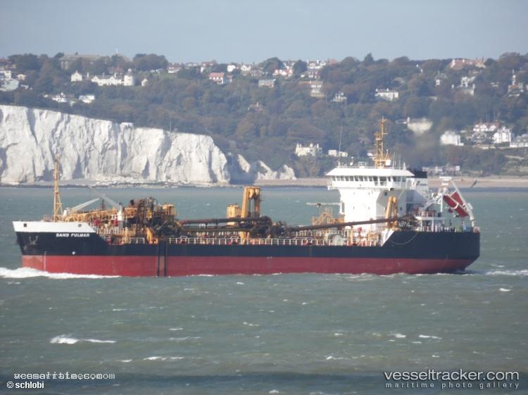 Sand-Fulmar - Hopper Dredger vessel registered in United Kingdom