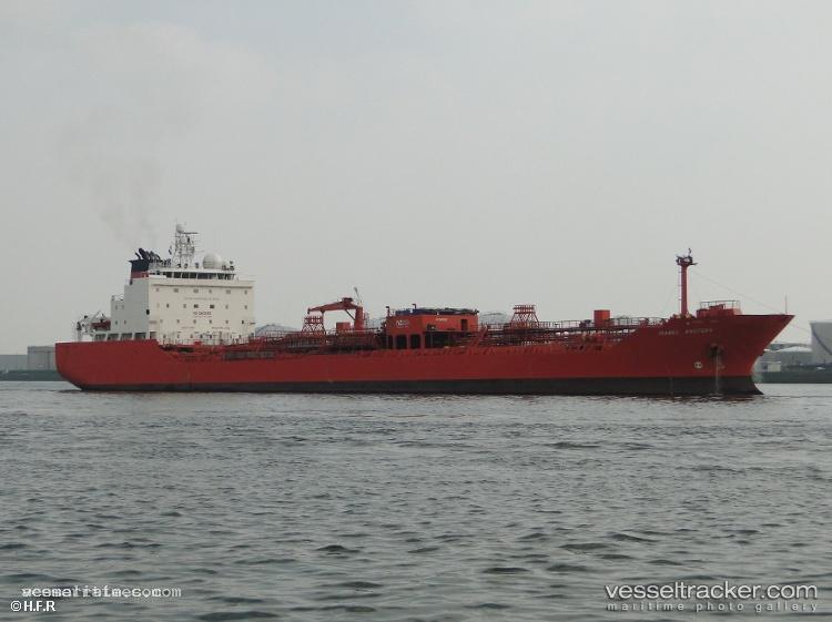 Jkt-Shanghai - Chemical Oil Products Tanker vessel registered in Hong Kong