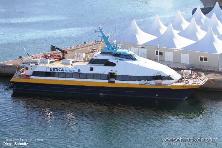 Ale-M - Passenger Ship