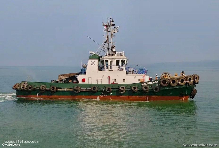 Maximus-888 - Tug