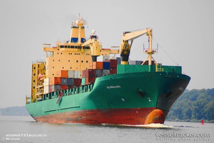 Tb-Fengze - Container Ship vessel registered in Liberia