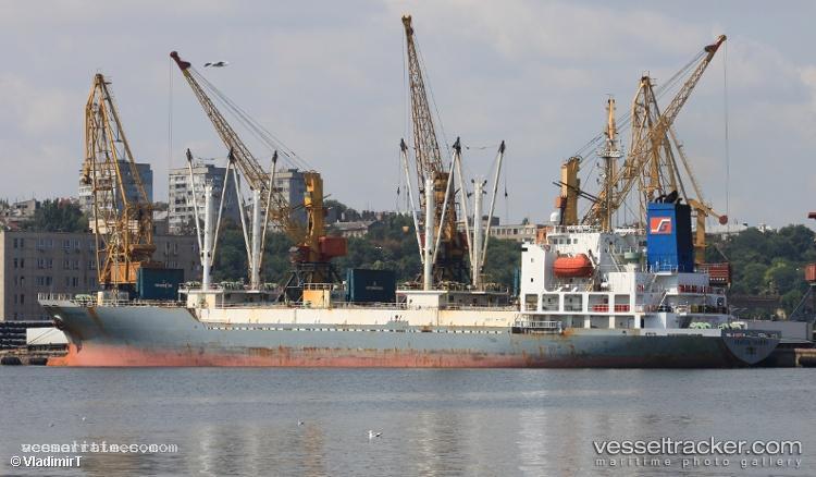 Lucena-Carrier - Refrigerated Cargo Ship vessel registered in Marshall Islands