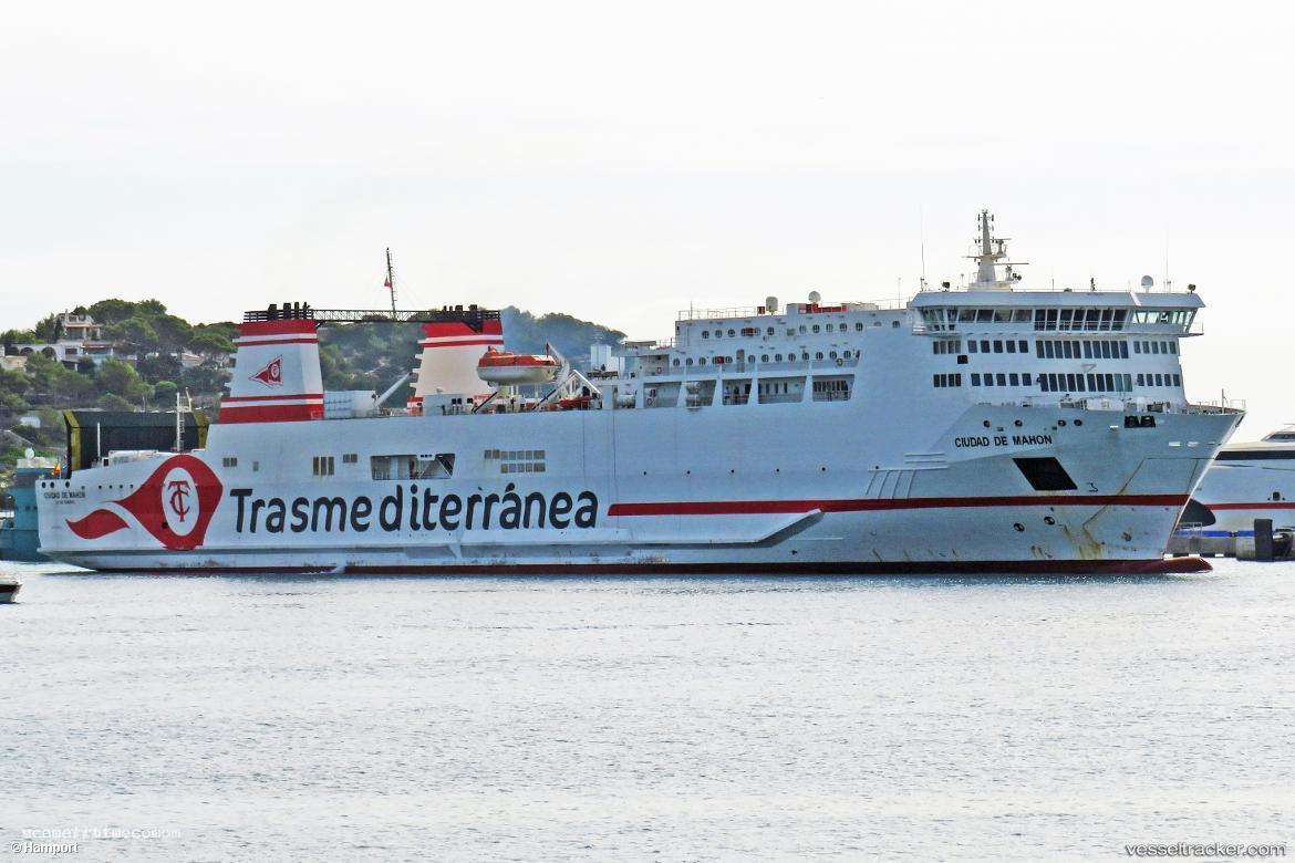 Isle-Of-Inisheer - Passenger Ro Ro Cargo Ship vessel registered in Cyprus