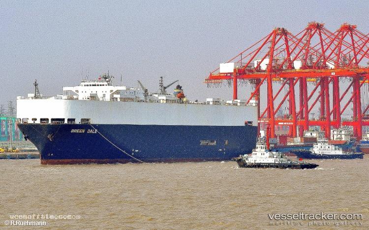 Silver-Ray - Vehicles Carrier vessel registered in Panama