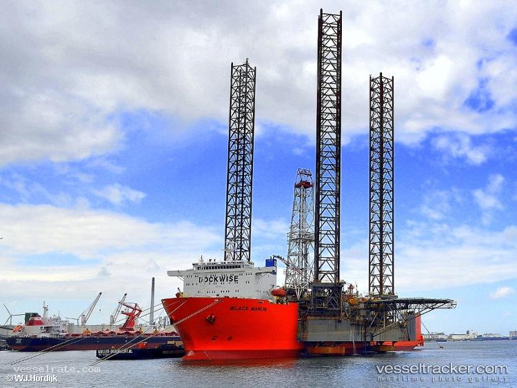 Black-Marlin - Heavy Load Carrier vessel registered in Malta