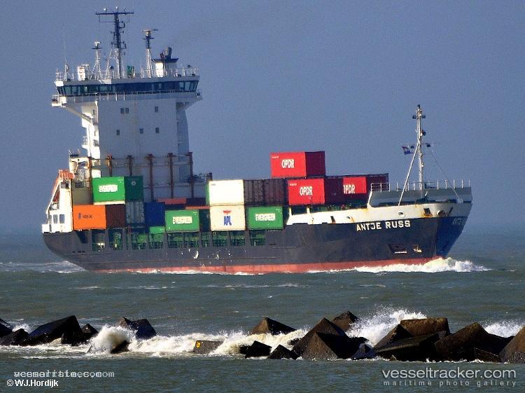 Depe - Container Ship vessel registered in Liberia