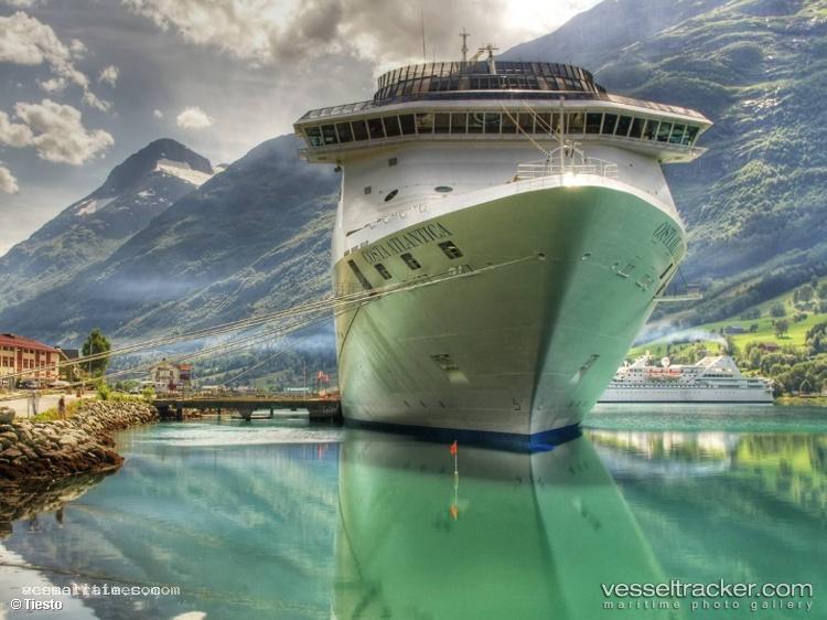 Mvas-Islander - Cruise Ship vessel registered in Bahamas