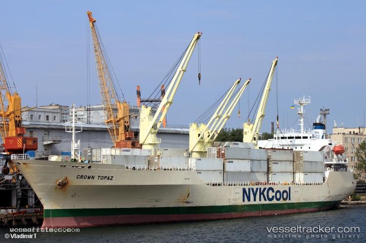 Crown-Topaz - Refrigerated Cargo Ship vessel registered in Bahamas