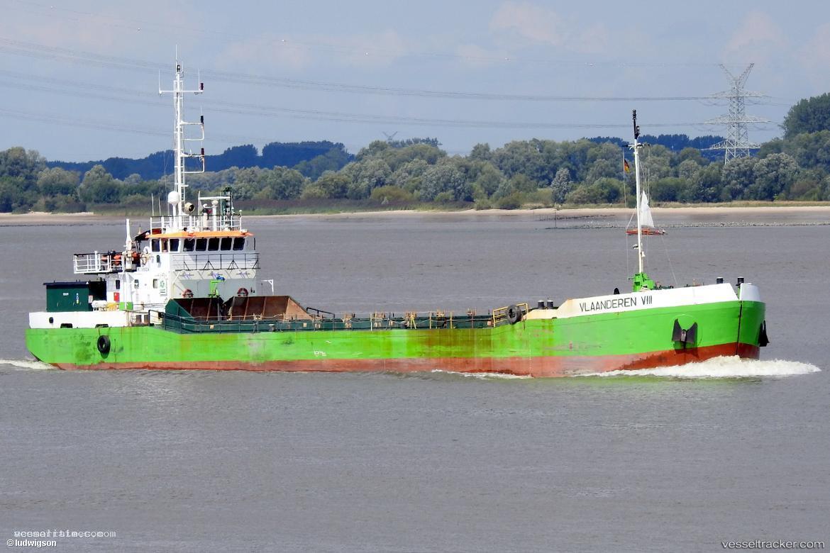 Vlaanderen-8 - Dredger vessel registered in Belgium
