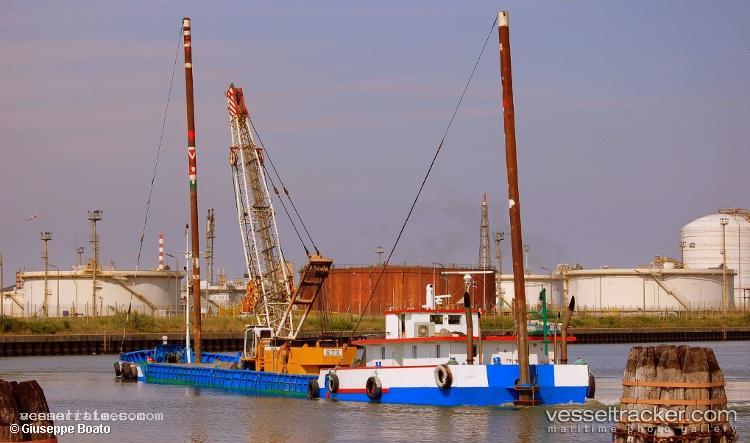 Nicola-Z - Hopper Dredger vessel registered in Italy