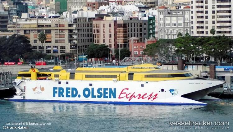Poniente-Jet - Passenger Ro Ro Cargo Ship vessel registered in Cyprus