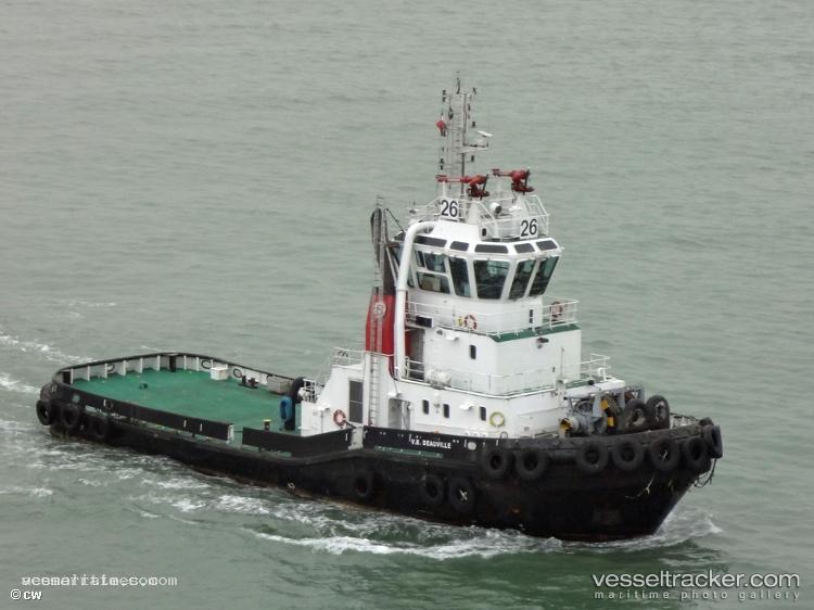 Vb-26-Deauville - Tug vessel registered in France