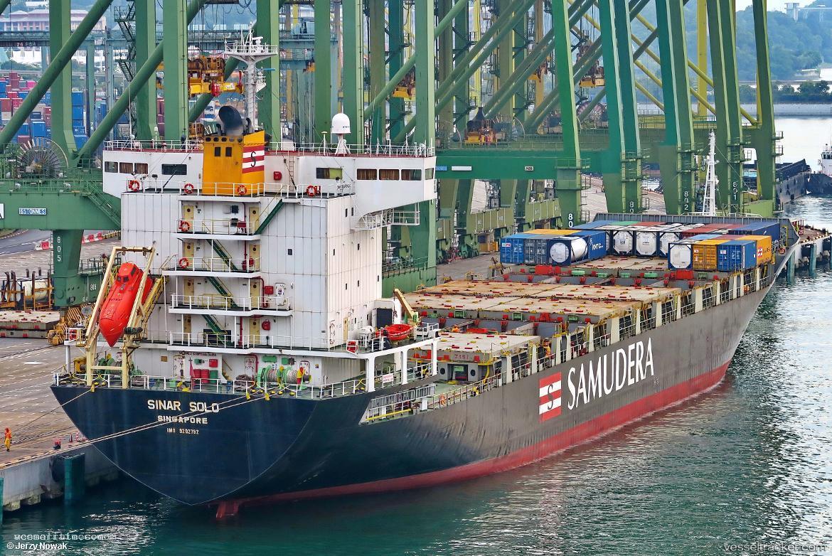 Sinar-Solo - Container Ship vessel registered in Singapore