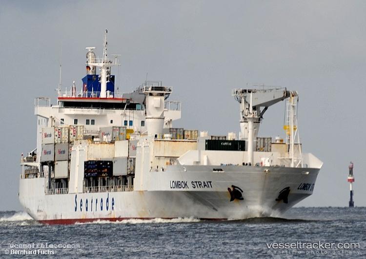 Lombok-Strait - Refrigerated Cargo Ship vessel registered in Liberia