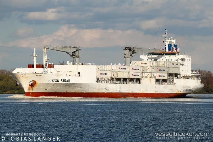 Luzon-Strait - Refrigerated Cargo Ship vessel registered in Liberia