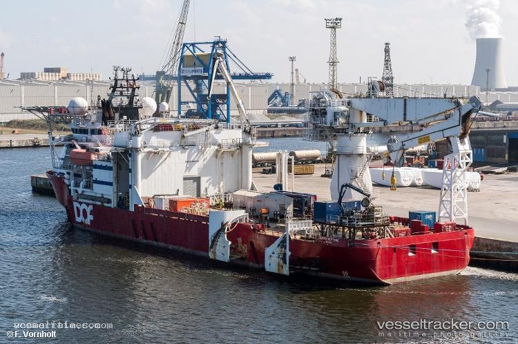 Skandi-Neptune - Cable Layer vessel registered in Panama