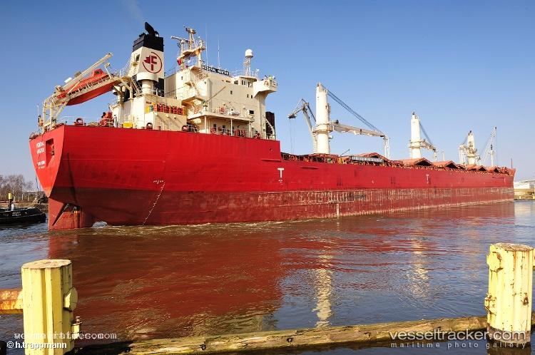 Federal-Hunter - Bulk Carrier vessel registered in Marshall Islands