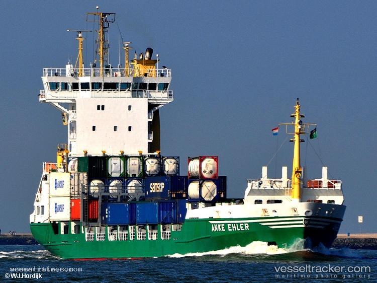Selen - Container Ship vessel registered in Saint Kitts and Nevis