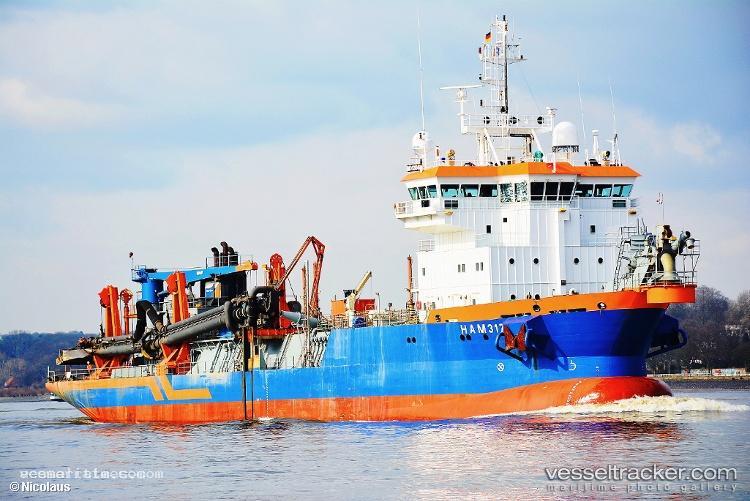Ham-317 - Hopper Dredger vessel registered in Netherlands