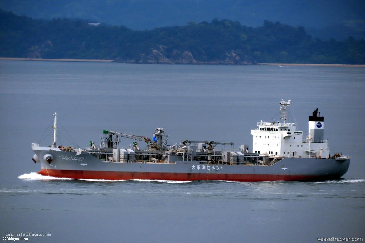 Pacific-Seagull - Cement Carrier vessel registered in Japan