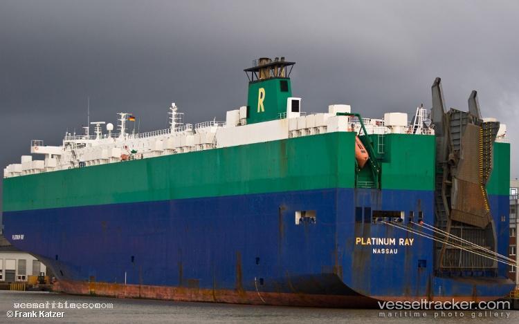 Platinum-Ray - Vehicles Carrier vessel registered in Bahamas
