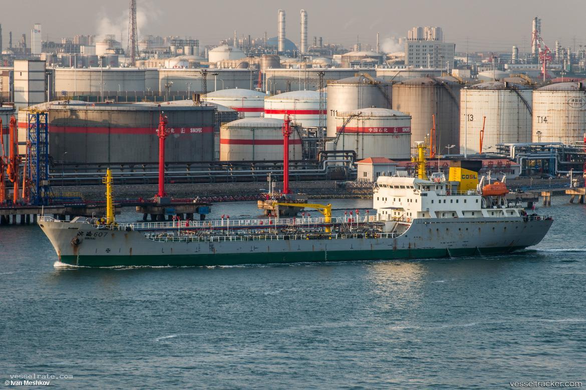 Bin-Hai-607 - Oil Products Tanker vessel registered in China
