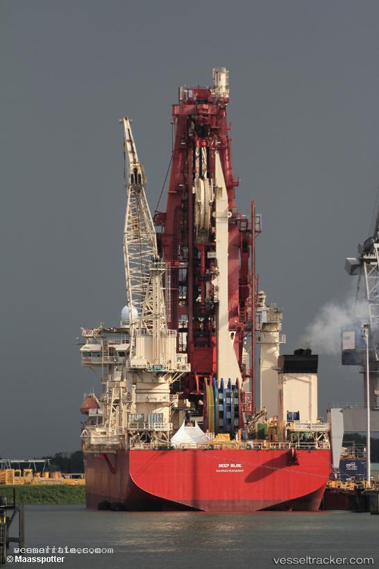 Deep-Blue - Pipe Layer vessel registered in Bahamas
