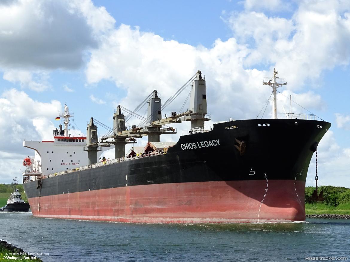 Outlander - Bulk Carrier vessel registered in Panama