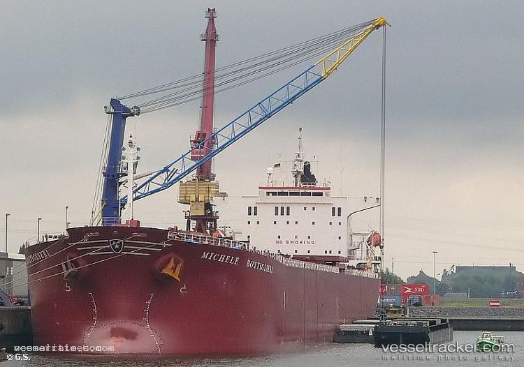 Ningbo-Innovation - Bulk Carrier vessel registered in Singapore