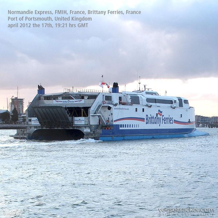 Condor-Voyager - Passenger Ro Ro Cargo Ship vessel registered in Bahamas