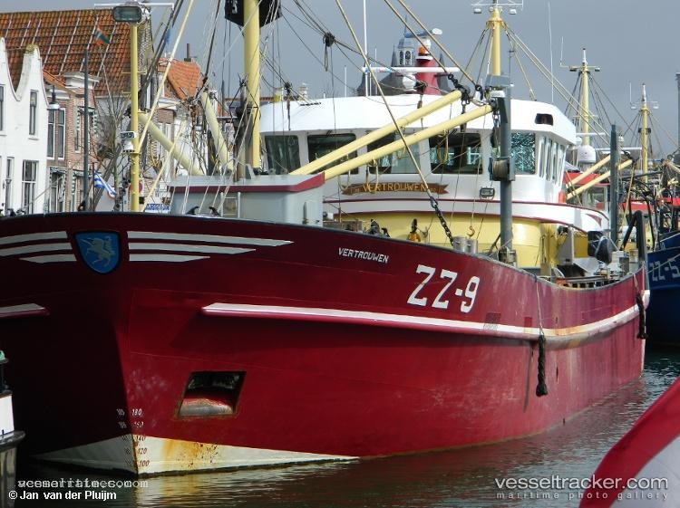 Zz-9-Vertrouwen - Fishing Vessel vessel registered in Netherlands