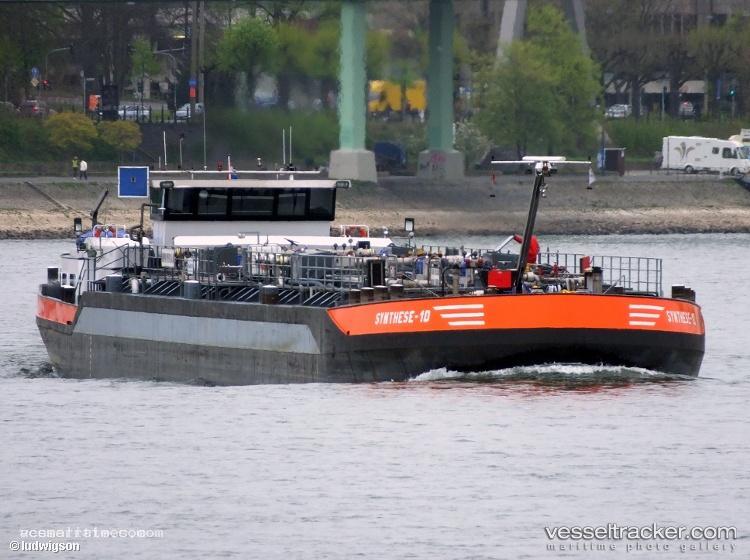 Synthese-10 - Chemical Oil Products Tanker vessel registered in Netherlands
