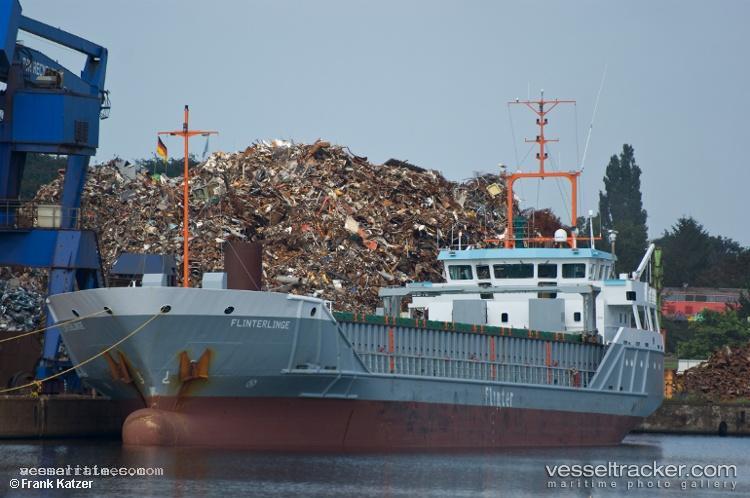 Fri-River - Deck Cargo Ship vessel registered in Bahamas