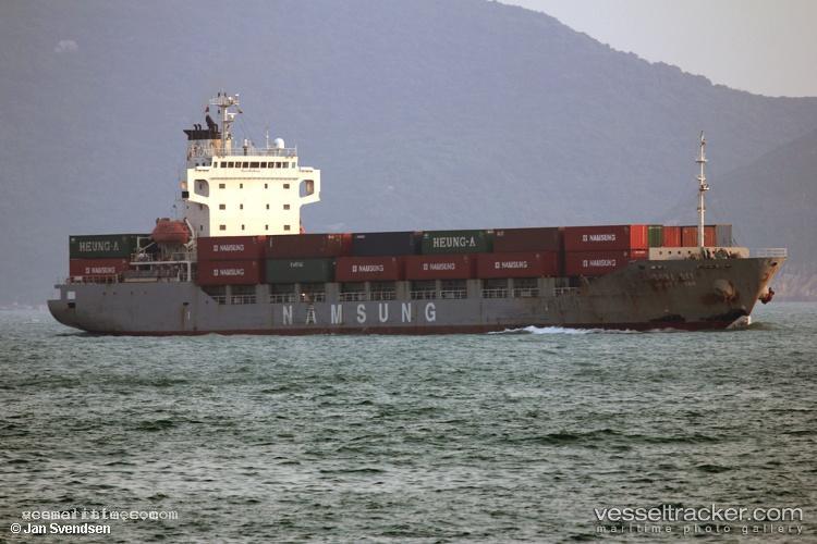 Ocean-Breeze-I - Container Ship vessel registered in Panama