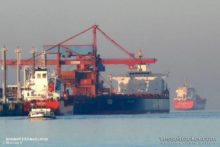 Aquaman - Ore Carrier vessel registered in Bahamas