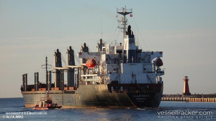 Drake-Well - Bulk Carrier vessel registered in Panama