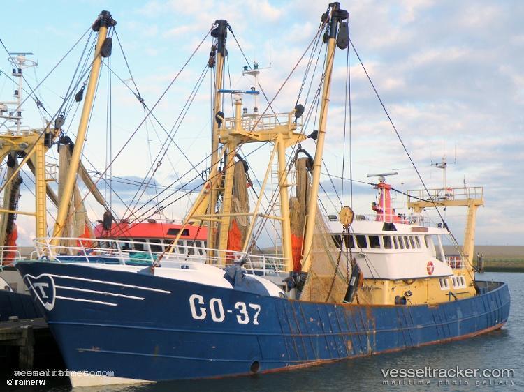 Go-37-Eben-Haezer - Fishing Vessel vessel registered in Netherlands