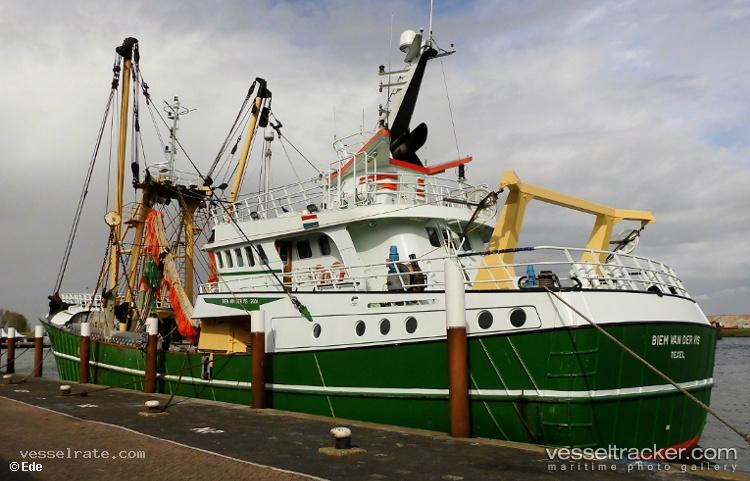 Arm24-Blaas-Senior - Fishing Vessel
