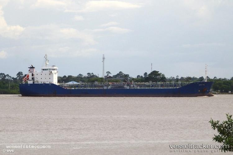 Lucy-Pg - Oil Products Tanker vessel registered in United Kingdom